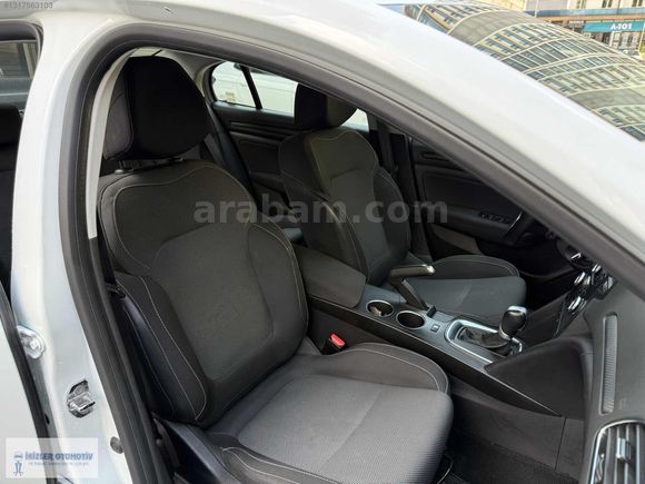 RENAULT MEGANE 1.5 BLUEDCİ JOY OTOMATİK
