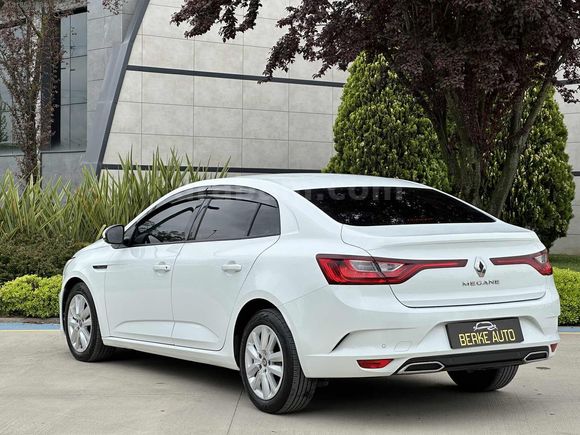 BERKE AUTO'DAN 2021 1.5 MEGANE DİZEL JOY OTOMATİK 120BİN KM