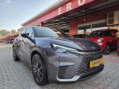 **EROĞLU**2024 LEXUS LBX 1.5 HYBRİD EMOTİON BOYASIZ K.KARTTAKSİT