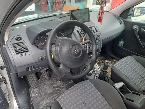 Sahibinden Renault Megane 1.4 Authentique 2009 Model  174.000 km Gri (metalik)