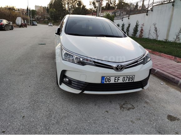 Öğretmenden Temiz Toyota Corolla 1.6 Advance 2017 Model 
