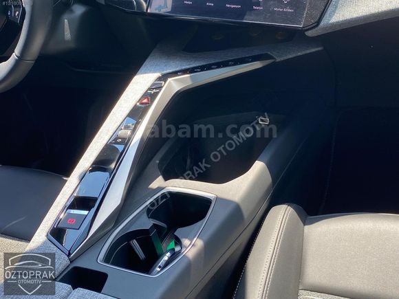ÖZTOPRAK-2025 PEUGEOT 3008 ALLURE 1.2 MHEV HATASIZ-4.75 VADE