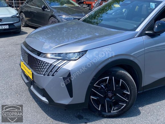 ÖZTOPRAK-2025 PEUGEOT 3008 ALLURE 1.2 MHEV HATASIZ-4.75 VADE