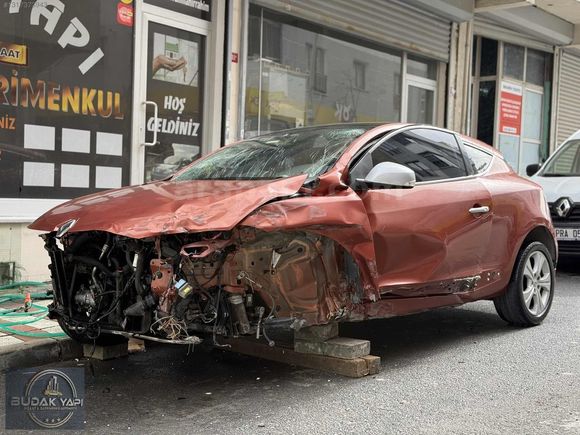 2012 RENAULT MEGANE 3 COUPE İSTER PARÇA OLARAK İSTER KOMPLE !!