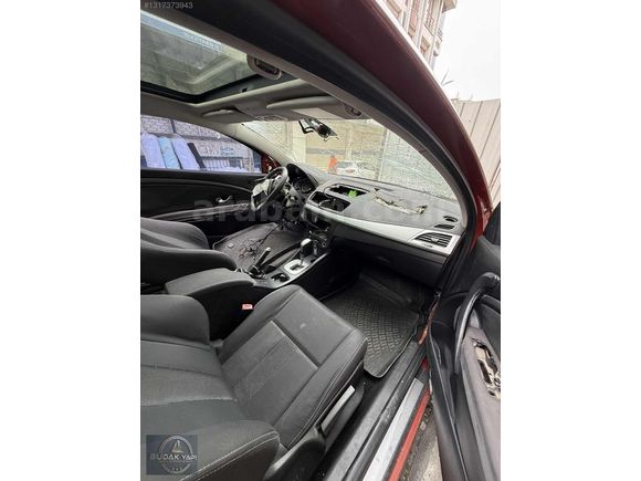 2012 RENAULT MEGANE 3 COUPE İSTER PARÇA OLARAK İSTER KOMPLE !!