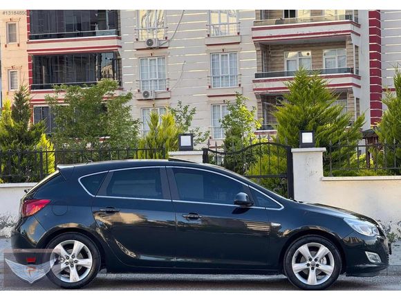 2012 OPEL ASTRA SPORT SANRUFLU AİLE ARACI