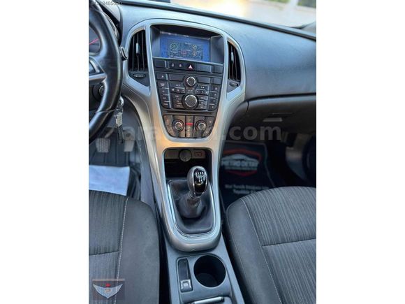 2012 OPEL ASTRA SPORT SANRUFLU AİLE ARACI