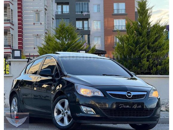 2012 OPEL ASTRA SPORT SANRUFLU AİLE ARACI