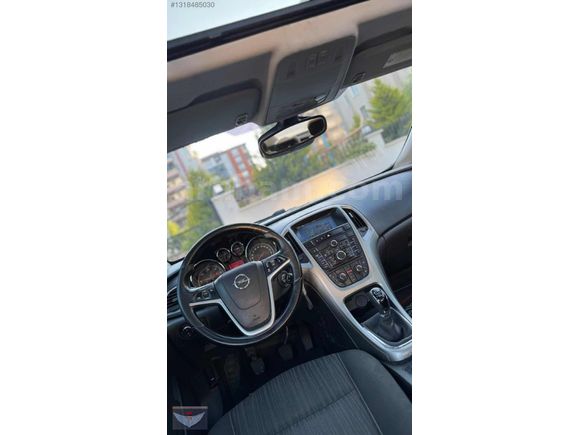 2012 OPEL ASTRA SPORT SANRUFLU AİLE ARACI