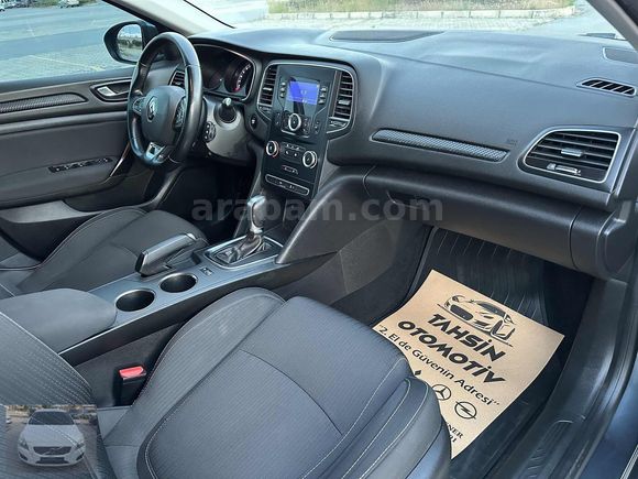 Otomatik vites 2018 Megane 1.5 Dci TOUCH Yanda 2 parça boyalı...
