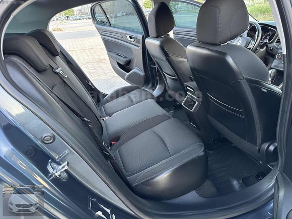 Otomatik vites 2018 Megane 1.5 Dci TOUCH Yanda 2 parça boyalı...