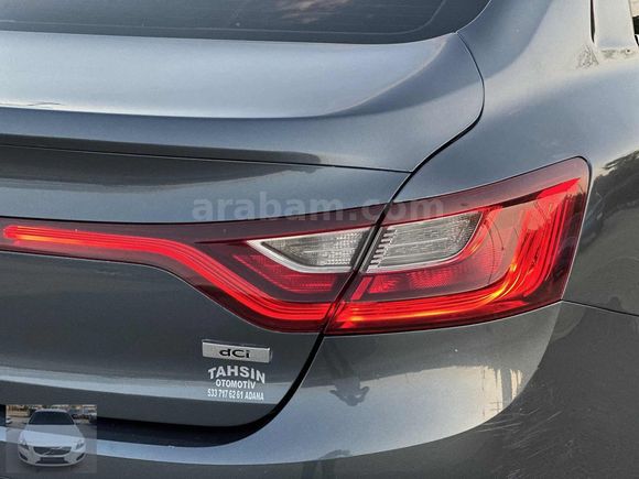 Otomatik vites 2018 Megane 1.5 Dci TOUCH Yanda 2 parça boyalı...