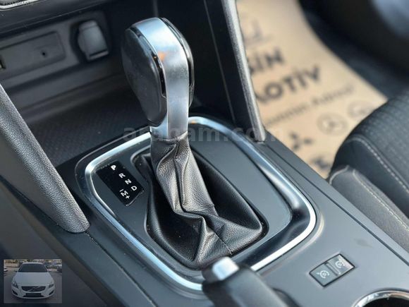 Otomatik vites 2018 Megane 1.5 Dci TOUCH Yanda 2 parça boyalı...