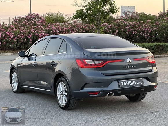 Otomatik vites 2018 Megane 1.5 Dci TOUCH Yanda 2 parça boyalı...