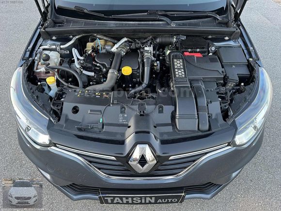Otomatik vites 2018 Megane 1.5 Dci TOUCH Yanda 2 parça boyalı...
