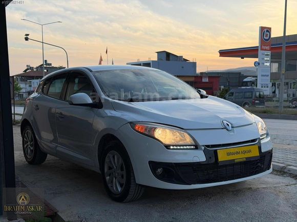 2013 MEGANE İCON 1.5 DCİ manuel 6 ileri 110 BG 163.000 km