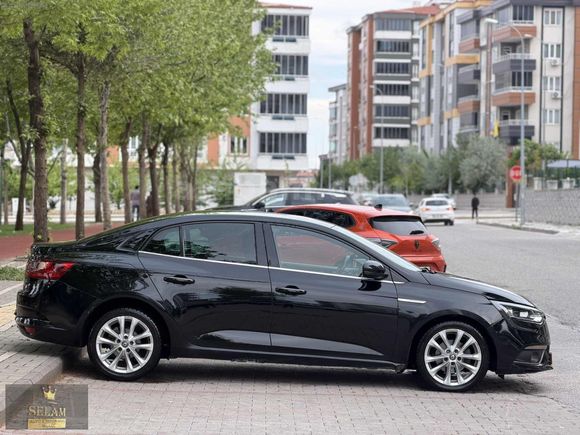 İLK ELDEN HATASIZ BOYASIZ FULL PAKET MEGANE-4