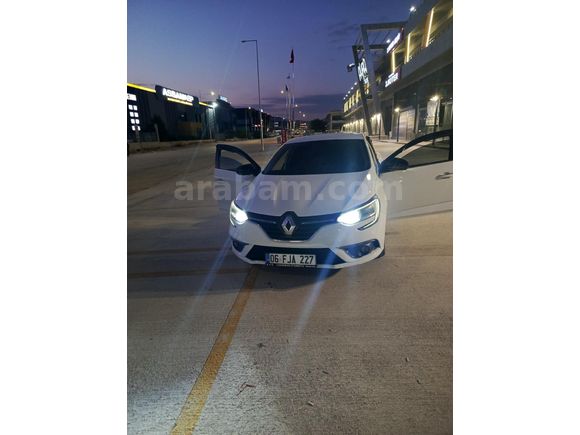 Sahibinden Renault Megane 1.5 dCi Touch 2017 Model  250.000 km Beyaz