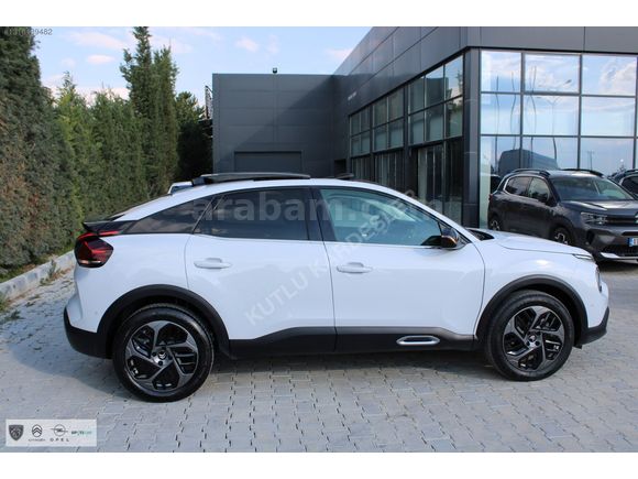 KUTLU KARDEŞLER'DEN 2024 CİTROEN C4 1.2 SHİNE BOLD