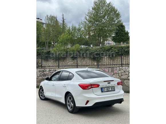 2019 FOCUS PARÇA BOYALI 216 KM  SERVİS BAKIMLI TAKASA AÇIK 