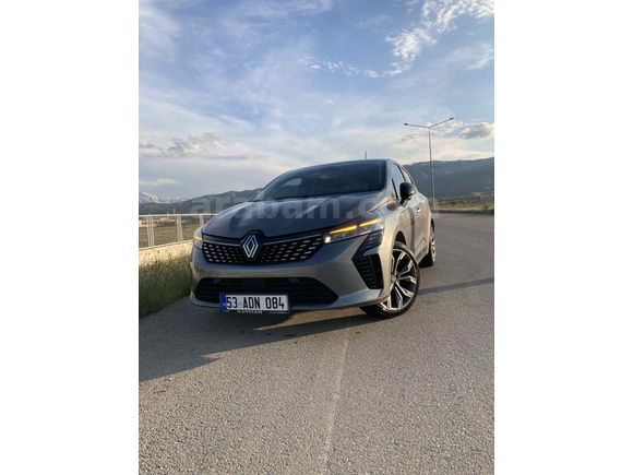 2023 MODEL CLİO 5,5

