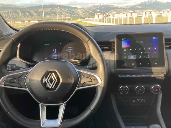 2023 MODEL CLİO 5,5
