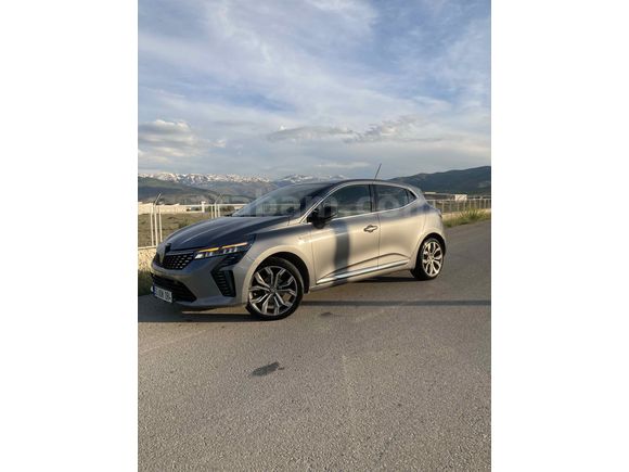 2023 MODEL CLİO 5,5
