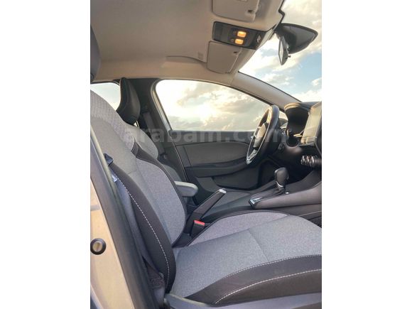 2023 MODEL CLİO 5,5
