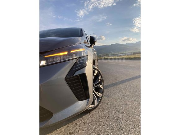 2023 MODEL CLİO 5,5

