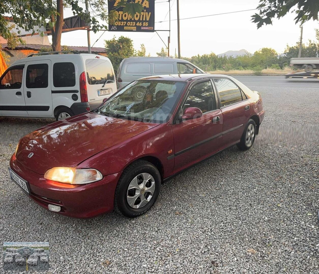 Galeriden Honda Civic 1.5 EX 1993 Model Muğla 310.000 km Bordo 3