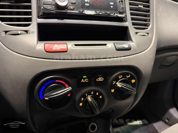 Kia Rio 1.5 CRDI 110 Hp Temiz Aile Aracı