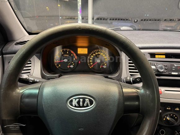 Kia Rio 1.5 CRDI 110 Hp Temiz Aile Aracı