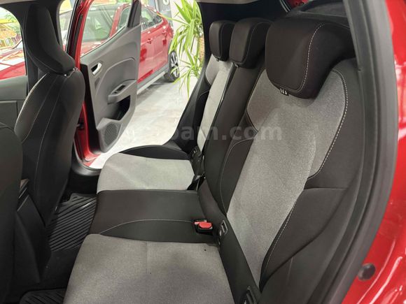 UYSAL OTOMOTİV 2023 RENAULT CLİO 1.0TCE EVOLUTİON+GSR