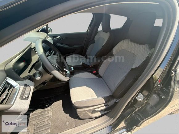ÇETAŞ RENAULT MAHMUTBEY'DEN 2025 CLİO SİYAH ÇELİK JANT 15.000KM