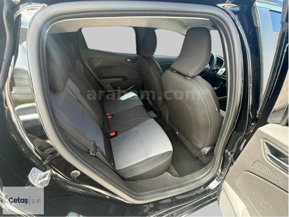 ÇETAŞ RENAULT MAHMUTBEY'DEN 2025 CLİO SİYAH ÇELİK JANT 15.000KM