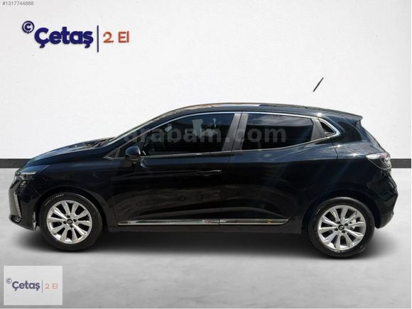 ÇETAŞ RENAULT MAHMUTBEY'DEN 2025 CLİO SİYAH ÇELİK JANT 15.000KM