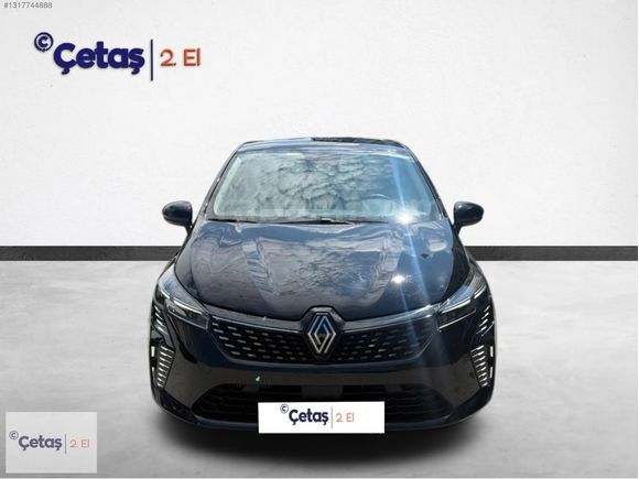 ÇETAŞ RENAULT MAHMUTBEY'DEN 2025 CLİO SİYAH ÇELİK JANT 15.000KM