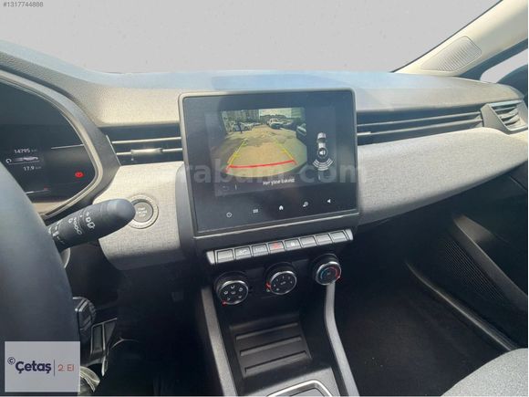 ÇETAŞ RENAULT MAHMUTBEY'DEN 2025 CLİO SİYAH ÇELİK JANT 15.000KM
