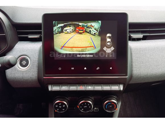 BOYASIZ 2024 32,928 KMDE CLİO 1,0 TCE EVOLUTİON X-TRONİC GSR2