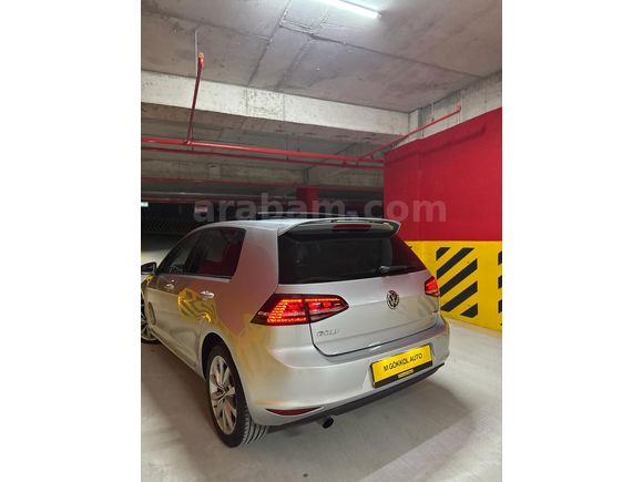 Volkswagen Golf 1.6 TDi BlueMotion Highline 2015 Model