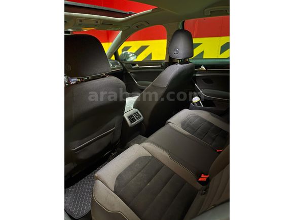 Volkswagen Golf 1.6 TDi BlueMotion Highline 2015 Model