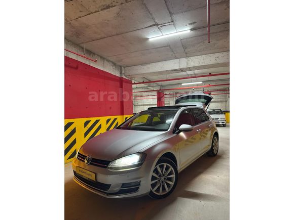 Volkswagen Golf 1.6 TDi BlueMotion Highline 2015 Model
