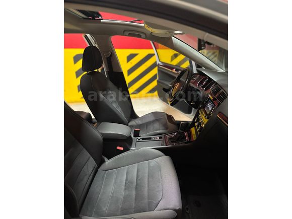 Volkswagen Golf 1.6 TDi BlueMotion Highline 2015 Model
