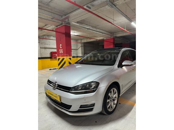 Volkswagen Golf 1.6 TDi BlueMotion Highline 2015 Model