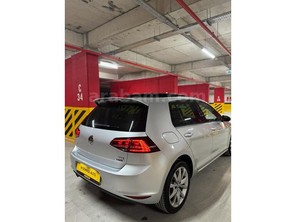 Volkswagen Golf 1.6 TDi BlueMotion Highline 2015 Model