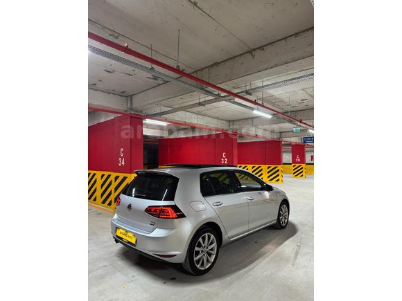 Volkswagen Golf 1.6 TDi BlueMotion Highline 2015 Model