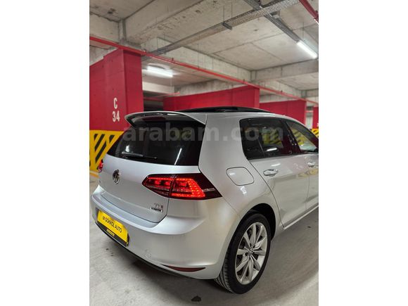 Volkswagen Golf 1.6 TDi BlueMotion Highline 2015 Model