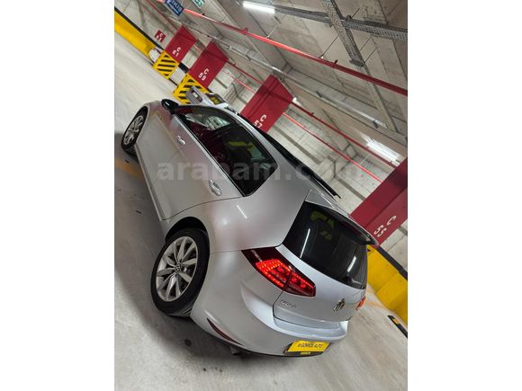 Volkswagen Golf 1.6 TDi BlueMotion Highline 2015 Model