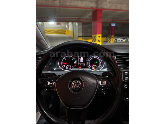 Volkswagen Golf 1.6 TDi BlueMotion Highline 2015 Model