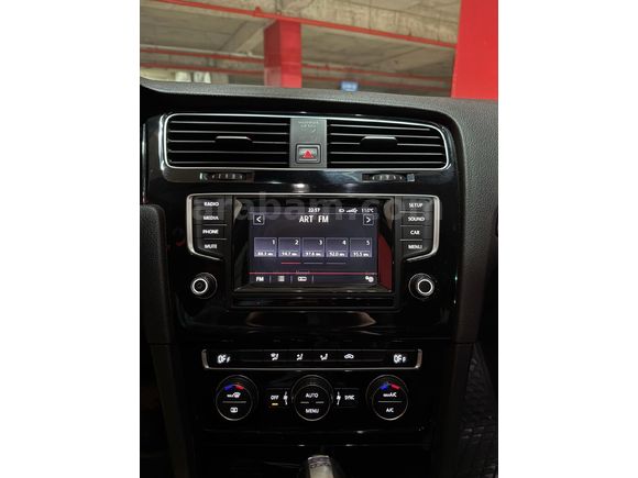 Volkswagen Golf 1.6 TDi BlueMotion Highline 2015 Model